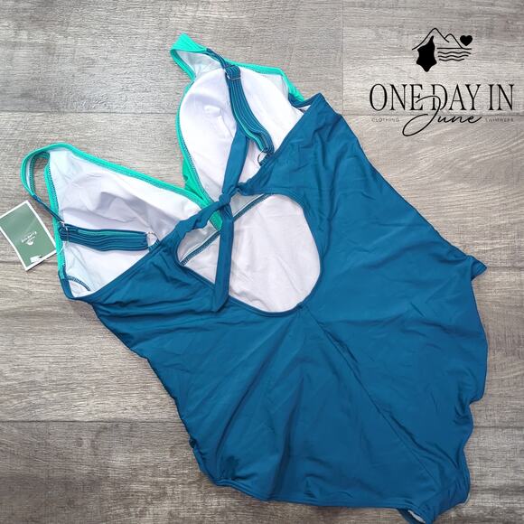 Eomenie Cross Front Tie Back One Piece Swimsuit Size 2XL - Picture 7 of 7